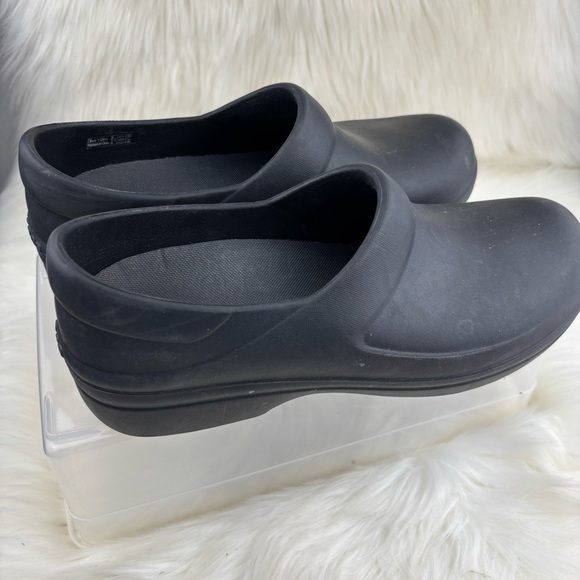 CROCS CLOGS /MULES SLIP-RESISTANCE SHOES SIZE 10 WOMAN - Picture 2 of 8